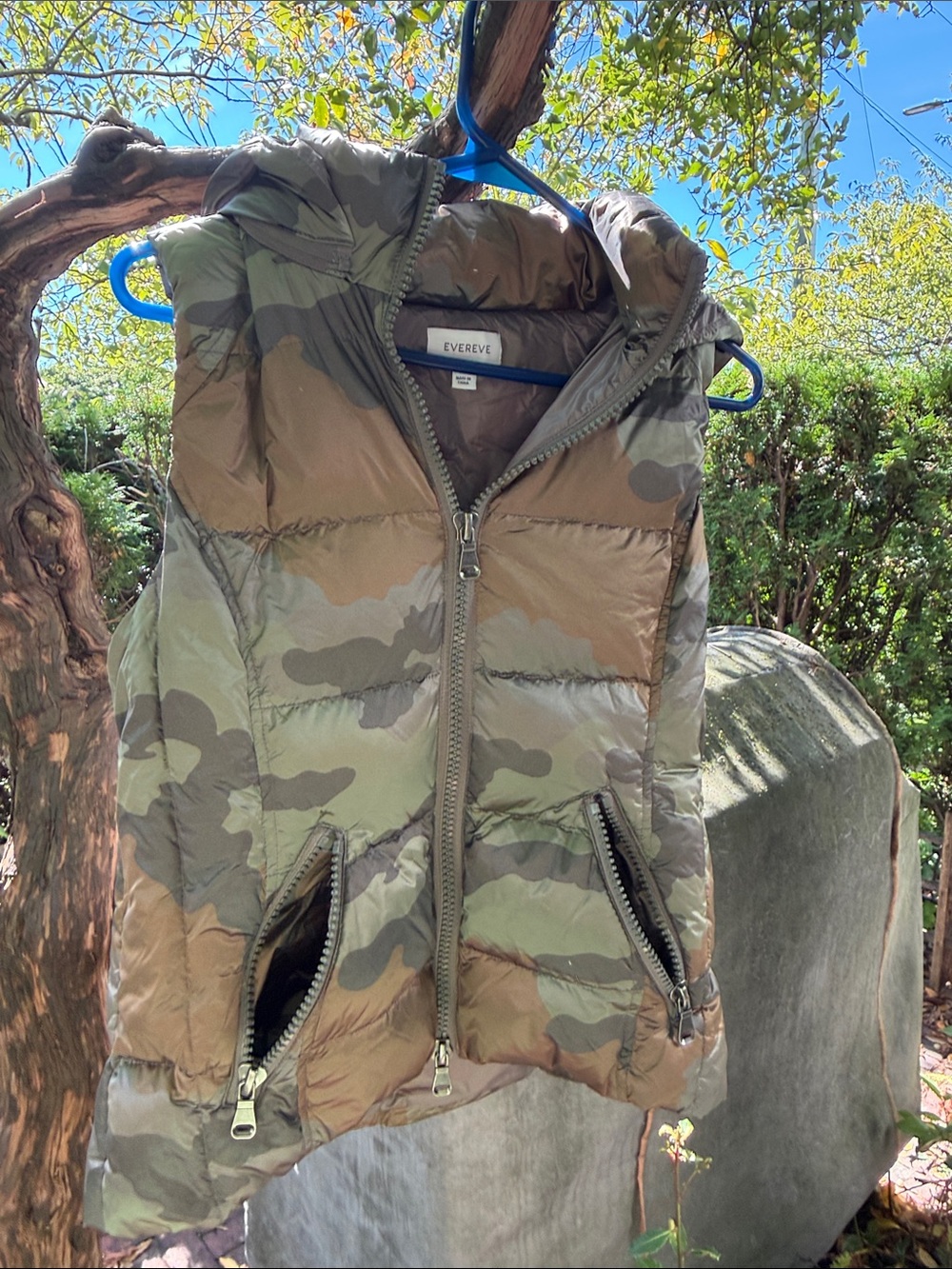 Evereve puffer vest with detachable hood size xs